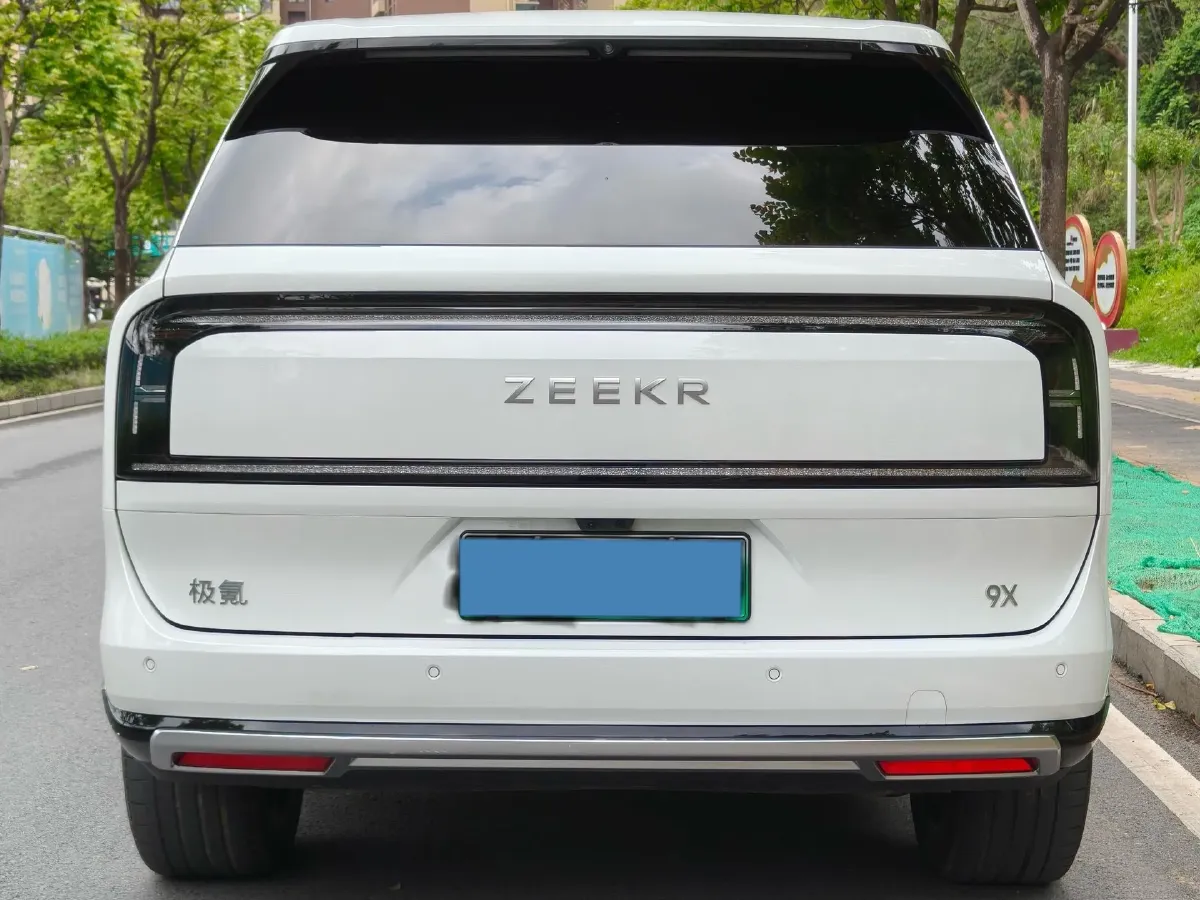 2025 Zeekr 9X 2.0T 279HP L4 1DHT PHEV,autocango,china used car exporter,china ev exporter,chinese used car exporter,chinese used ev exporter
