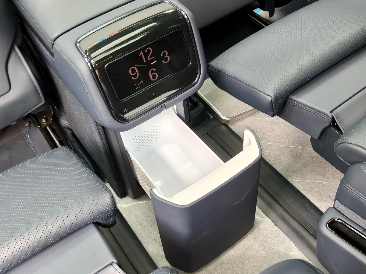 2025 Zeekr 9X 2.0T 279HP L4 1DHT PHEV,autocango,china used car exporter,china ev exporter,chinese used car exporter,chinese used ev exporter