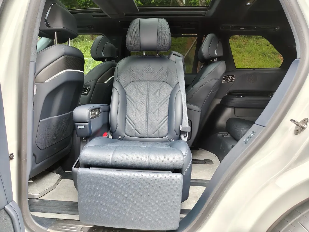 2025 Zeekr 9X 2.0T 279HP L4 1DHT PHEV,autocango,china used car exporter,china ev exporter,chinese used car exporter,chinese used ev exporter