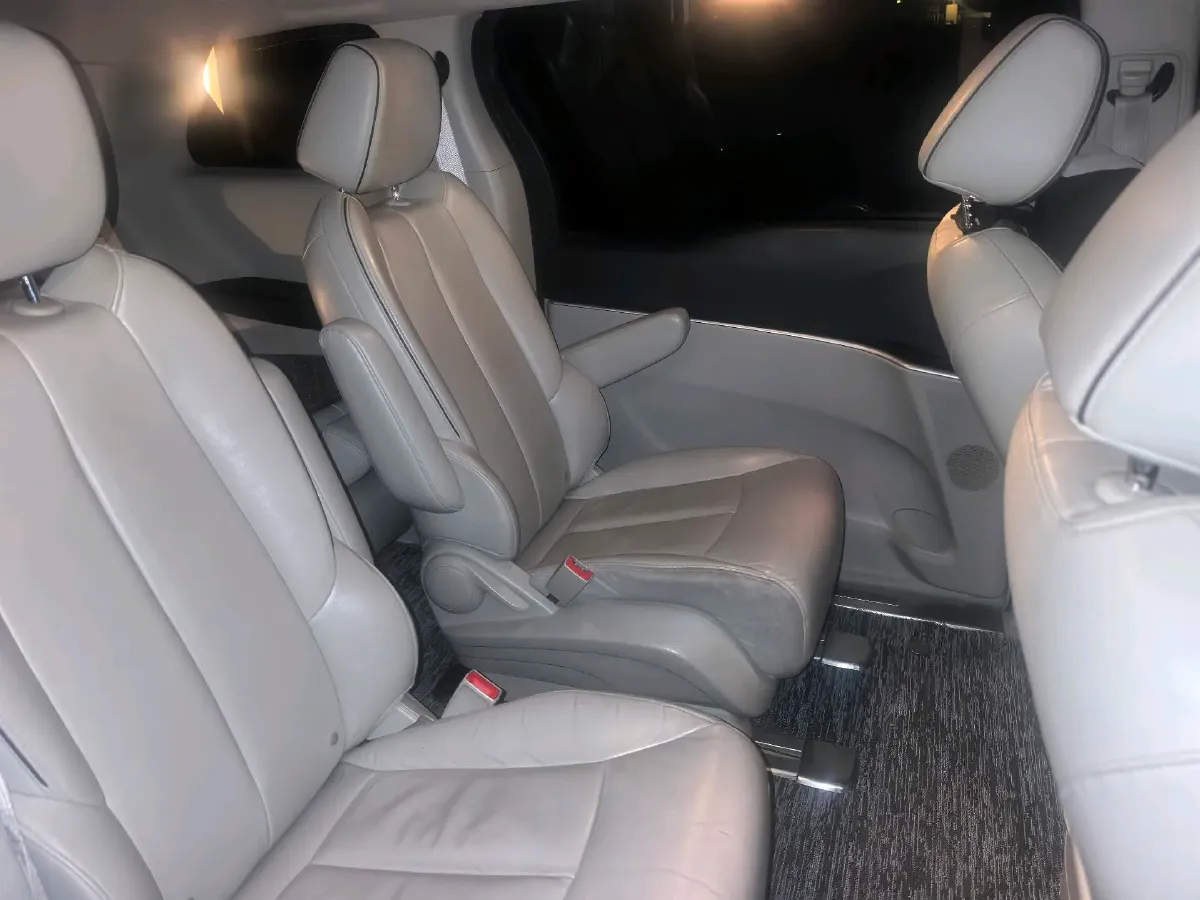 2021 Buick GL8 2.0T 237HP L4 9AT,autocango,china used car exporter,china ev exporter,chinese used car exporter,chinese used ev exporter