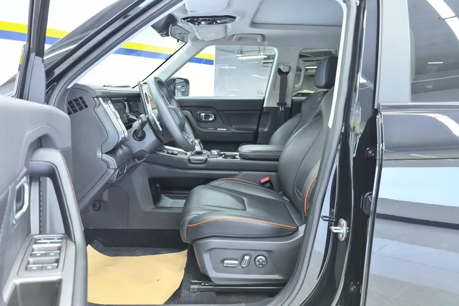 2025 Jetour Freeman 2.0T 254HP L4 8AT,autocango,china used car exporter,china ev exporter,chinese used car exporter,chinese used ev exporter