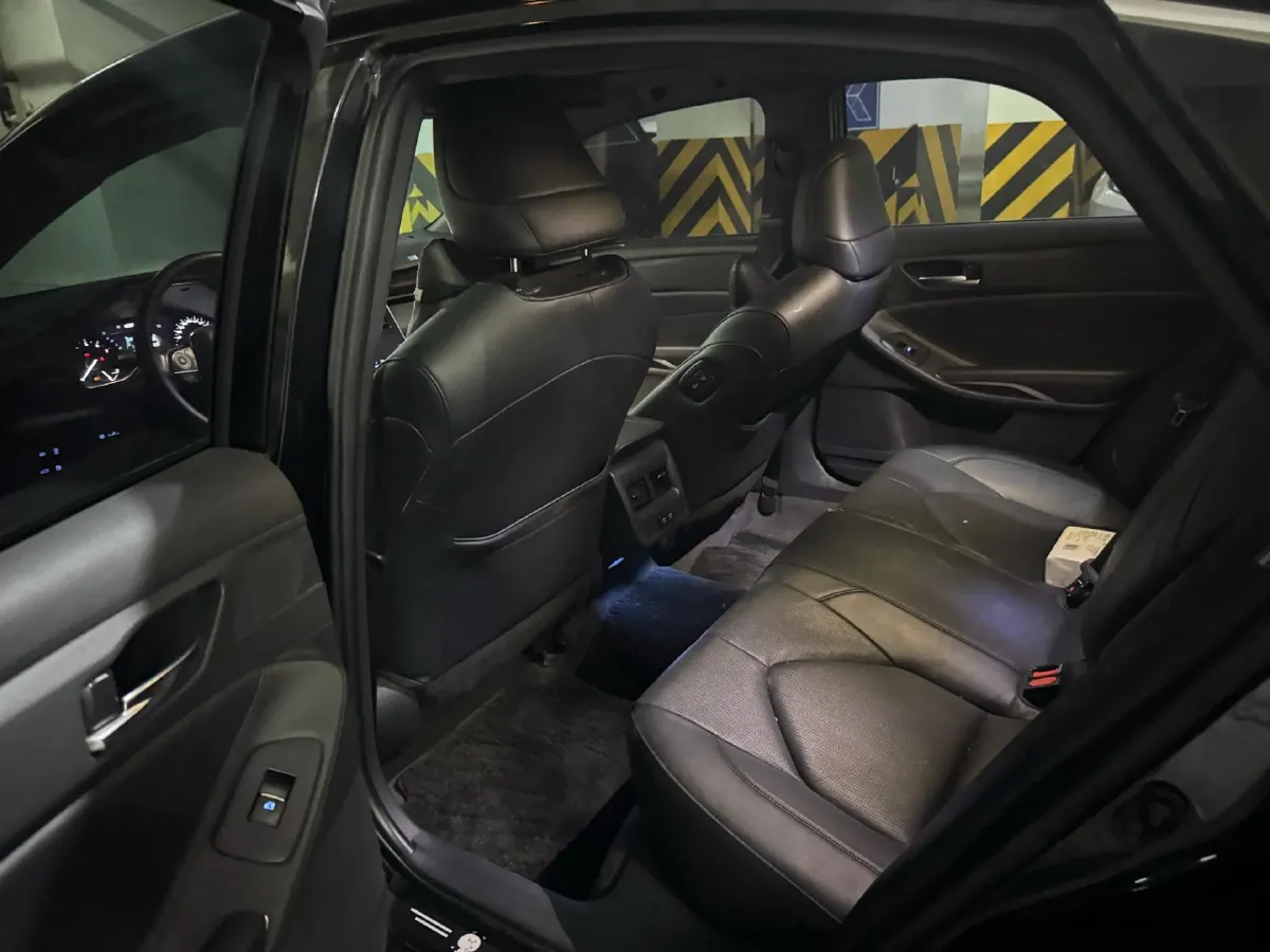 2022 Toyota Avalon 2.5L 209HP L4 8AT,autocango,china used car exporter,china ev exporter,chinese used car exporter,chinese used ev exporter