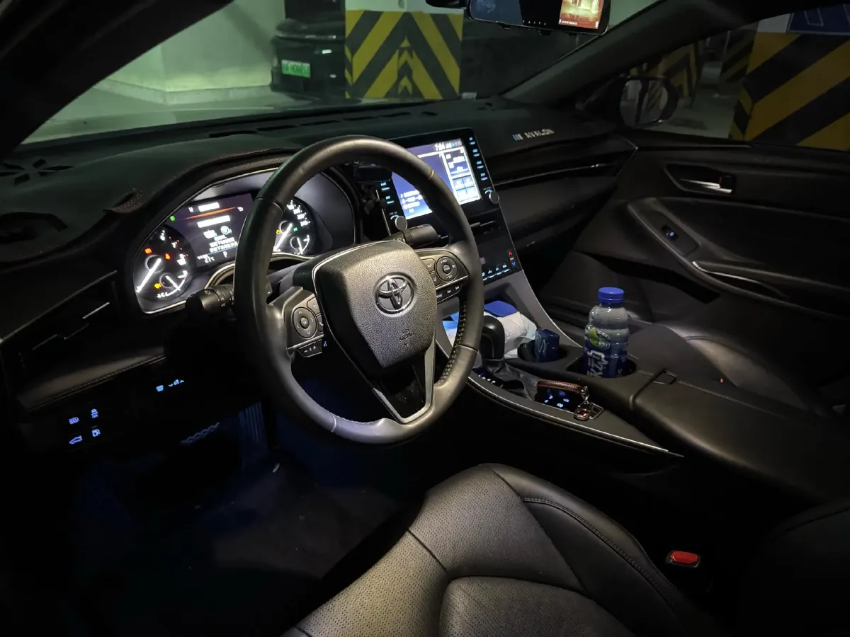 2022 Toyota Avalon 2.5L 209HP L4 8AT,autocango,china used car exporter,china ev exporter,chinese used car exporter,chinese used ev exporter