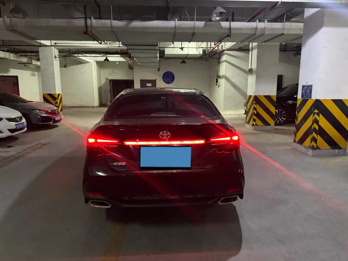 2022 Toyota Avalon 2.5L 209HP L4 8AT,autocango,china used car exporter,china ev exporter,chinese used car exporter,chinese used ev exporter