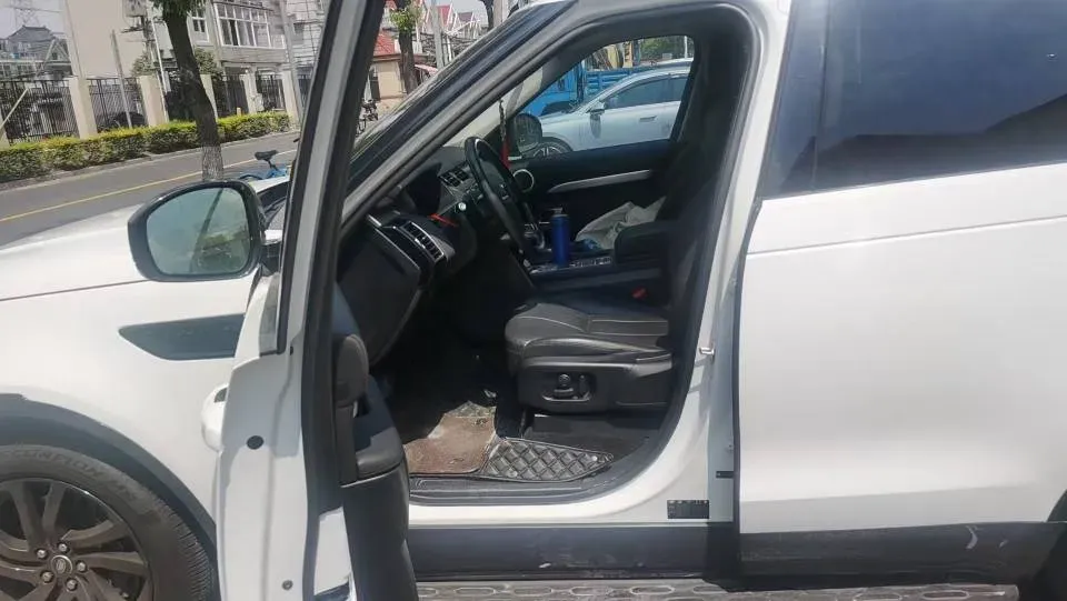 2020 Land Rover Discovery 3.0T 340HP V6 8AT,autocango,china used car exporter,china ev exporter,chinese used car exporter,chinese used ev exporter