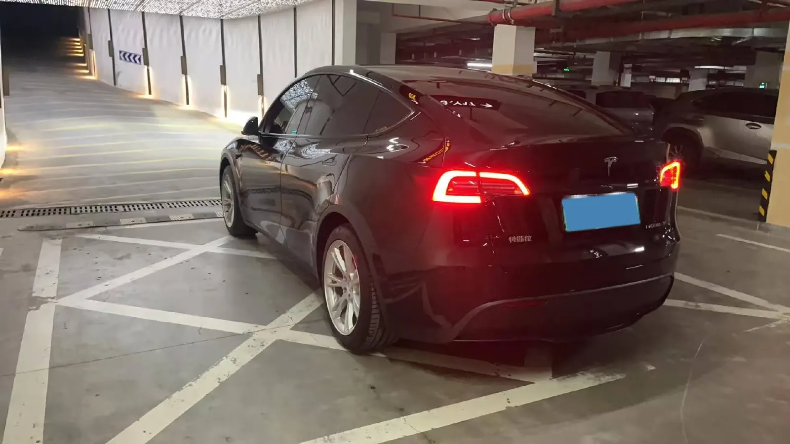 2022 Tesla Model Y BEV 60KWH,autocango,china used car exporter,china ev exporter,chinese used car exporter,chinese used ev exporter