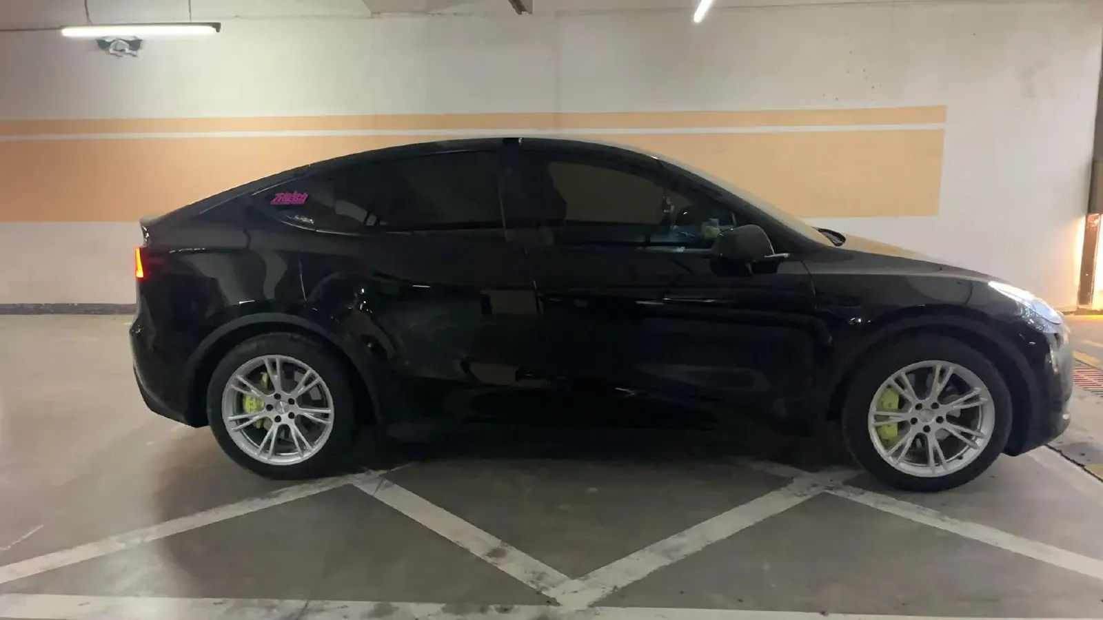 2022 Tesla Model Y BEV 60KWH,autocango,china used car exporter,china ev exporter,chinese used car exporter,chinese used ev exporter