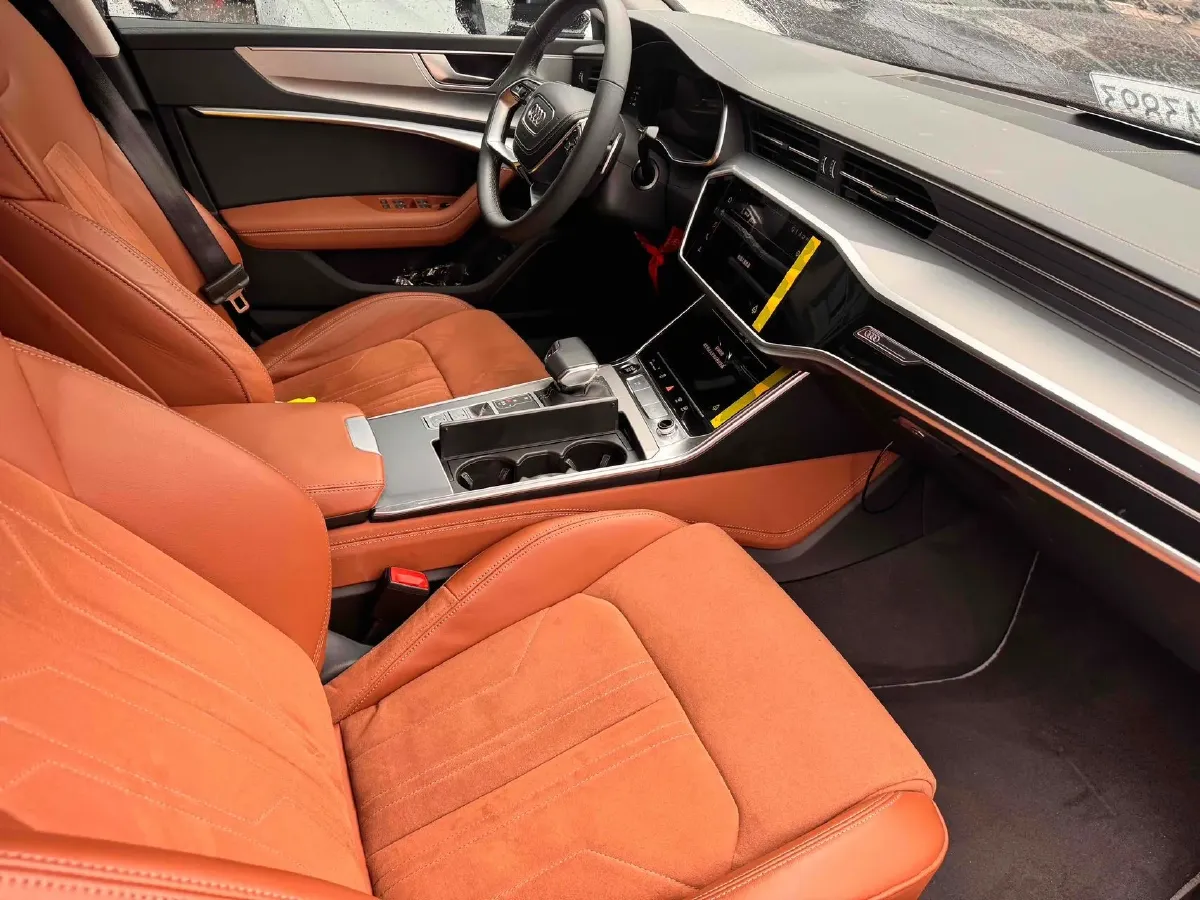 2024 Audi A7L 2.0T 245HP L4 7DCT,autocango,china used car exporter,china ev exporter,chinese used car exporter,chinese used ev exporter