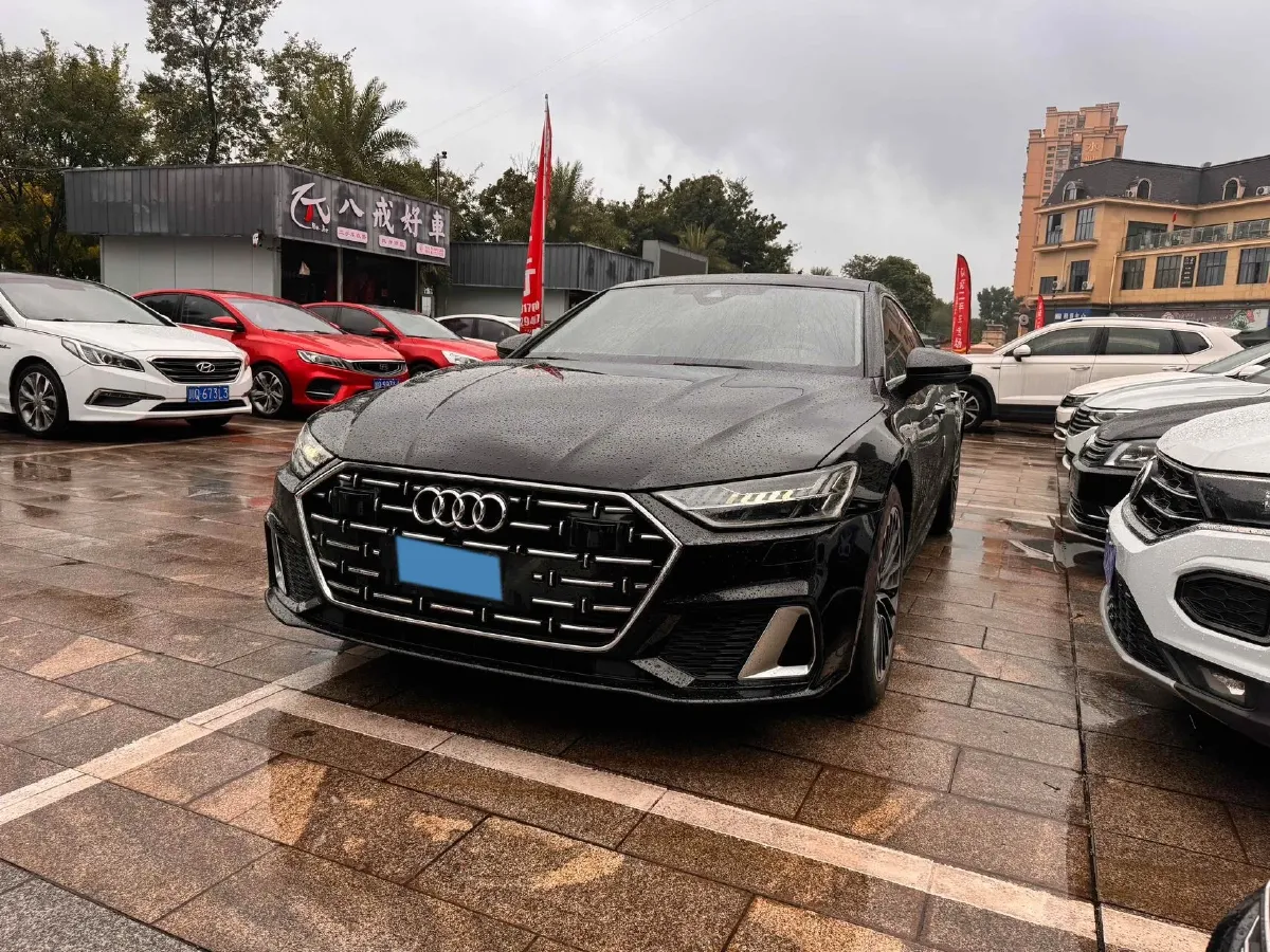 2024 Audi A7L 2.0T 245HP L4 7DCT,autocango,china used car exporter,china ev exporter,chinese used car exporter,chinese used ev exporter