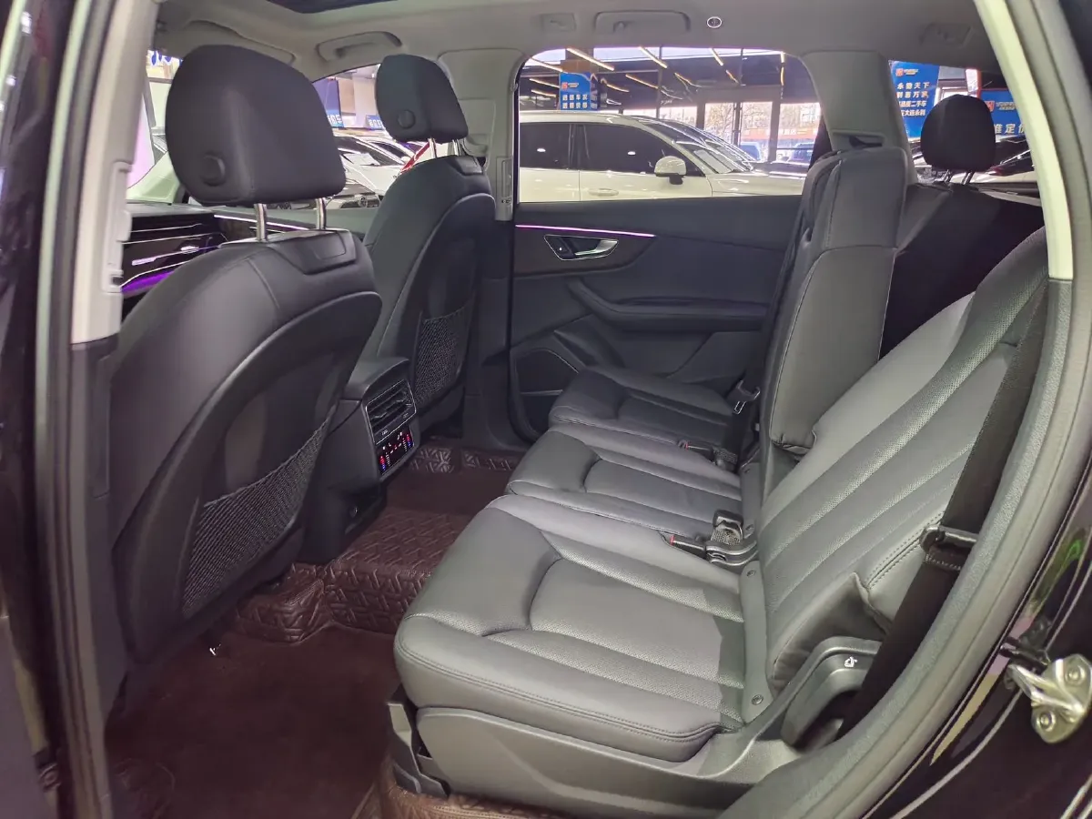 2023 Audi Q7 3.0T 340HP V6 8AT,autocango,china used car exporter,china ev exporter,chinese used car exporter,chinese used ev exporter