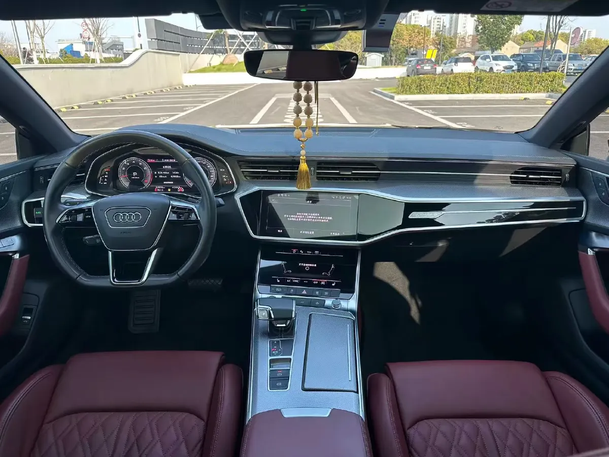 2024 Audi A7L 2.0T 245HP L4 7DCT,autocango,china used car exporter,china ev exporter,chinese used car exporter,chinese used ev exporter