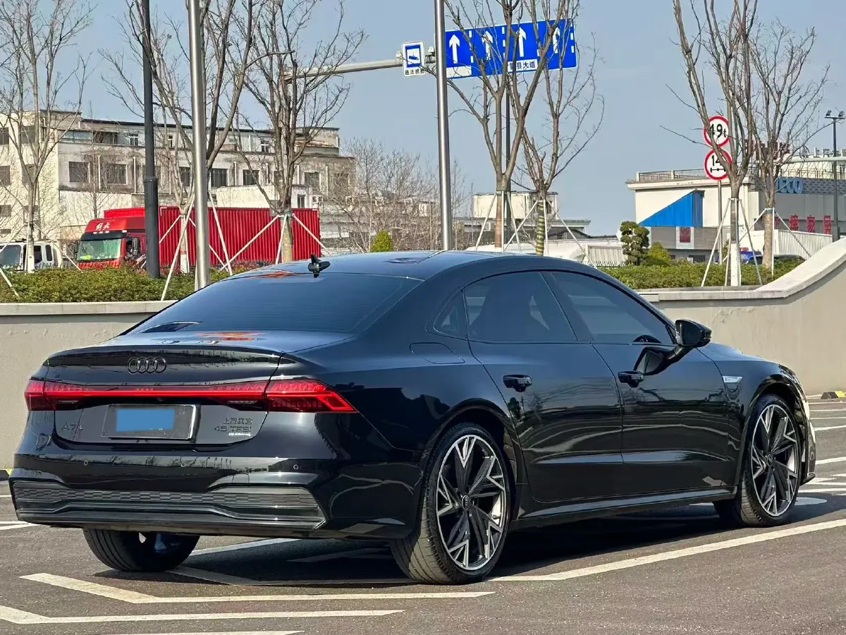 2024 Audi A7L 2.0T 245HP L4 7DCT,autocango,china used car exporter,china ev exporter,chinese used car exporter,chinese used ev exporter