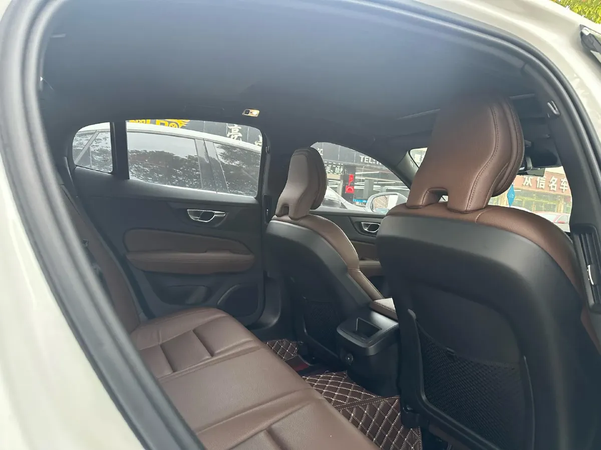 2022 Volvo S60 2.0T 197HP L4 8AT,autocango,china used car exporter,china ev exporter,chinese used car exporter,chinese used ev exporter