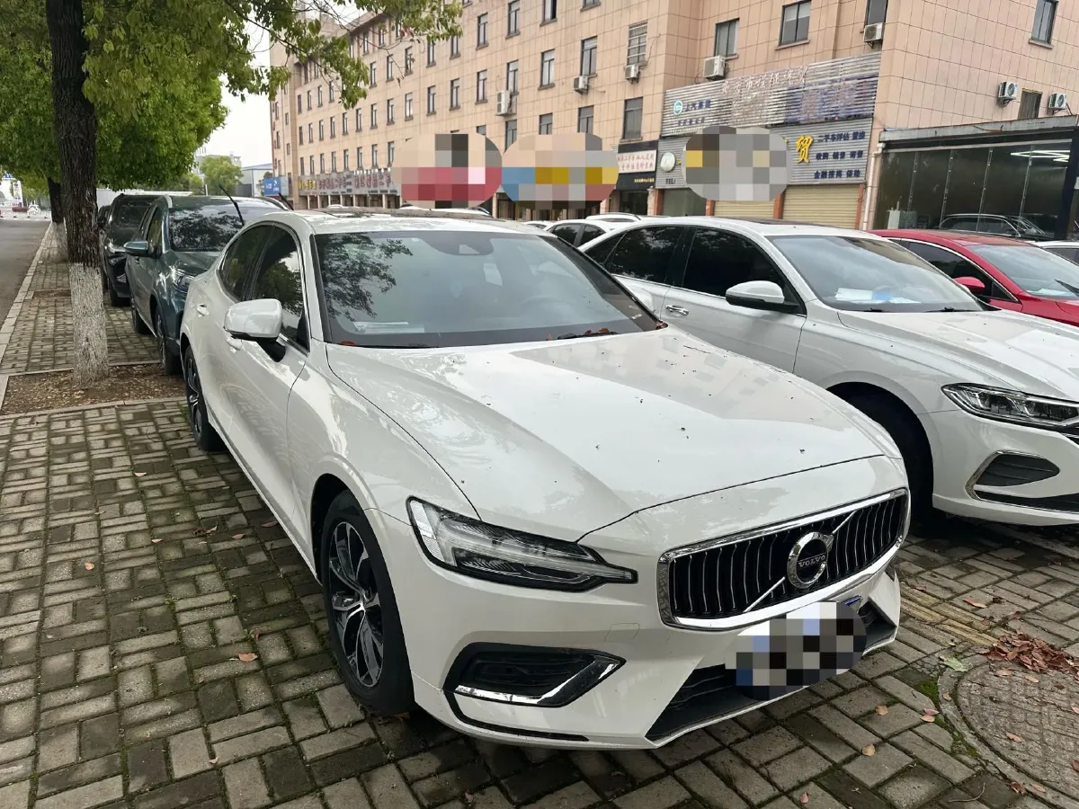 2022 Volvo S60 2.0T 197HP L4 8AT,autocango,china used car exporter,china ev exporter,chinese used car exporter,chinese used ev exporter