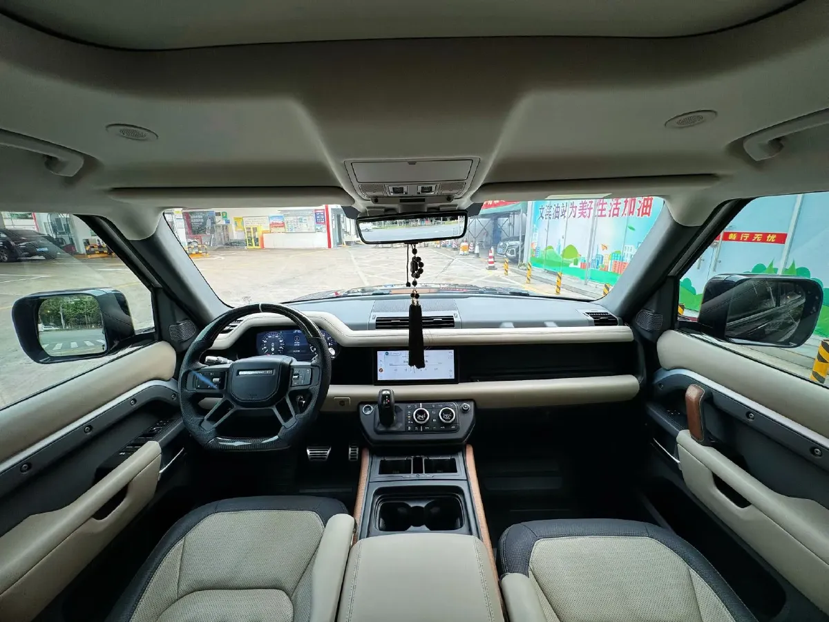 2021 Land Rover Defender 3.0T 400HP L6 8AT,autocango,china used car exporter,china ev exporter,chinese used car exporter,chinese used ev exporter