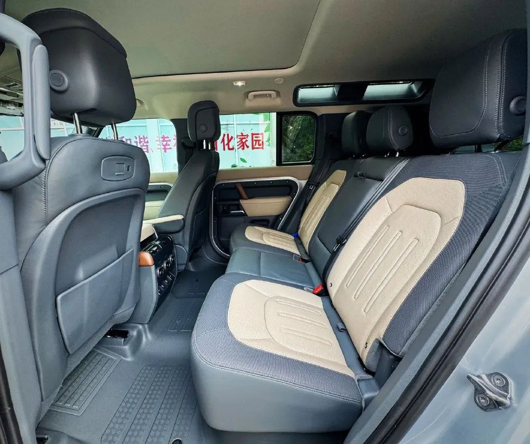 2021 Land Rover Defender 3.0T 400HP L6 8AT,autocango,china used car exporter,china ev exporter,chinese used car exporter,chinese used ev exporter