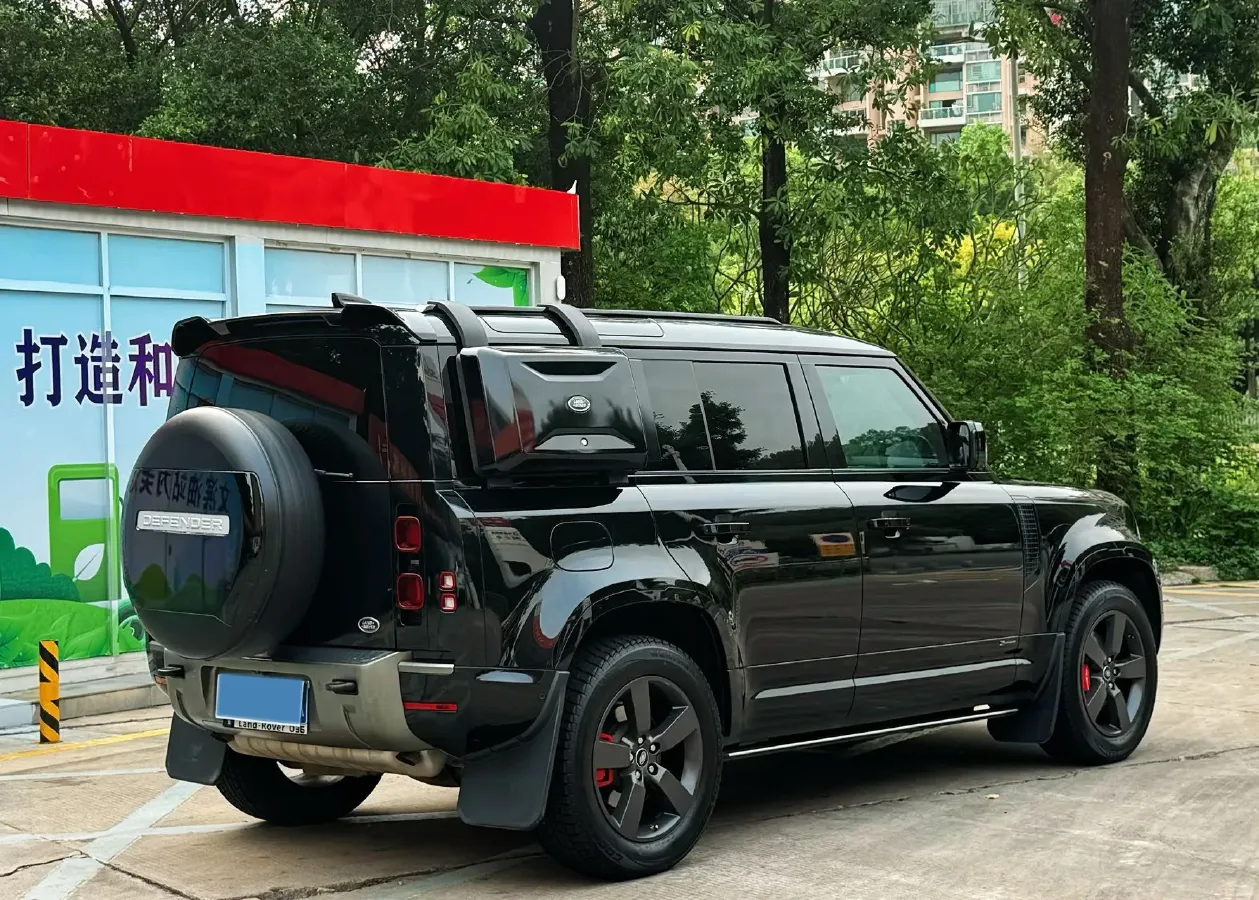 2021 Land Rover Defender 3.0T 400HP L6 8AT,autocango,china used car exporter,china ev exporter,chinese used car exporter,chinese used ev exporter