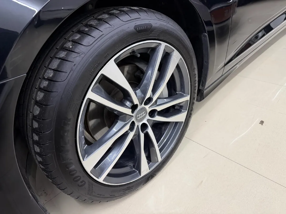 2020 Audi A6L 2.0T 190HP L4 7DCT,autocango,china used car exporter,china ev exporter,chinese used car exporter,chinese used ev exporter