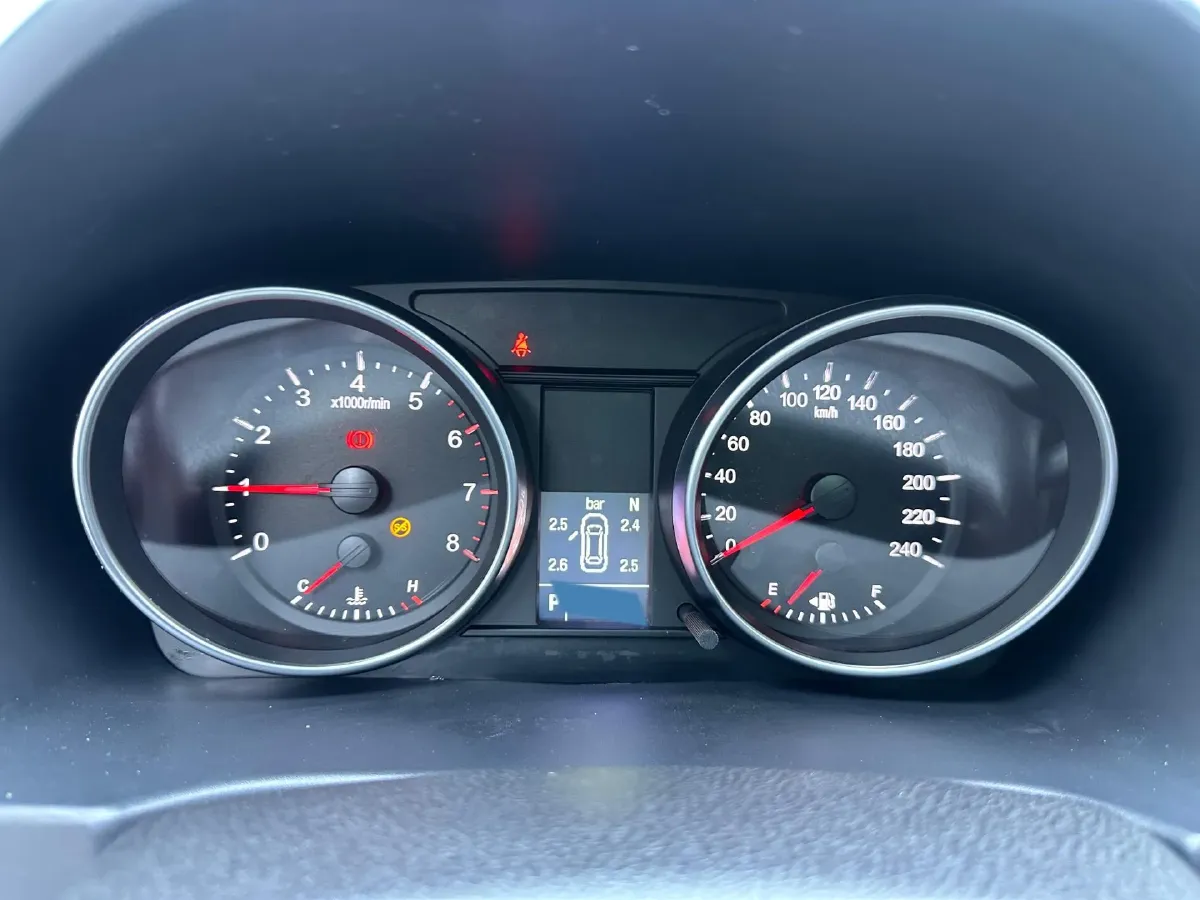 2019 Haval M6 1.5T 150HP L4 7DCT,autocango,china used car exporter,china ev exporter,chinese used car exporter,chinese used ev exporter