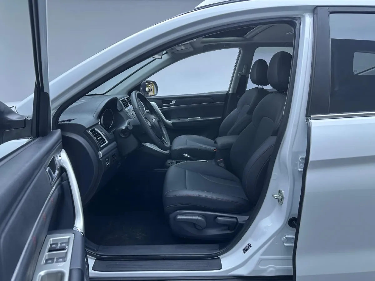 2019 Haval M6 1.5T 150HP L4 7DCT,autocango,china used car exporter,china ev exporter,chinese used car exporter,chinese used ev exporter