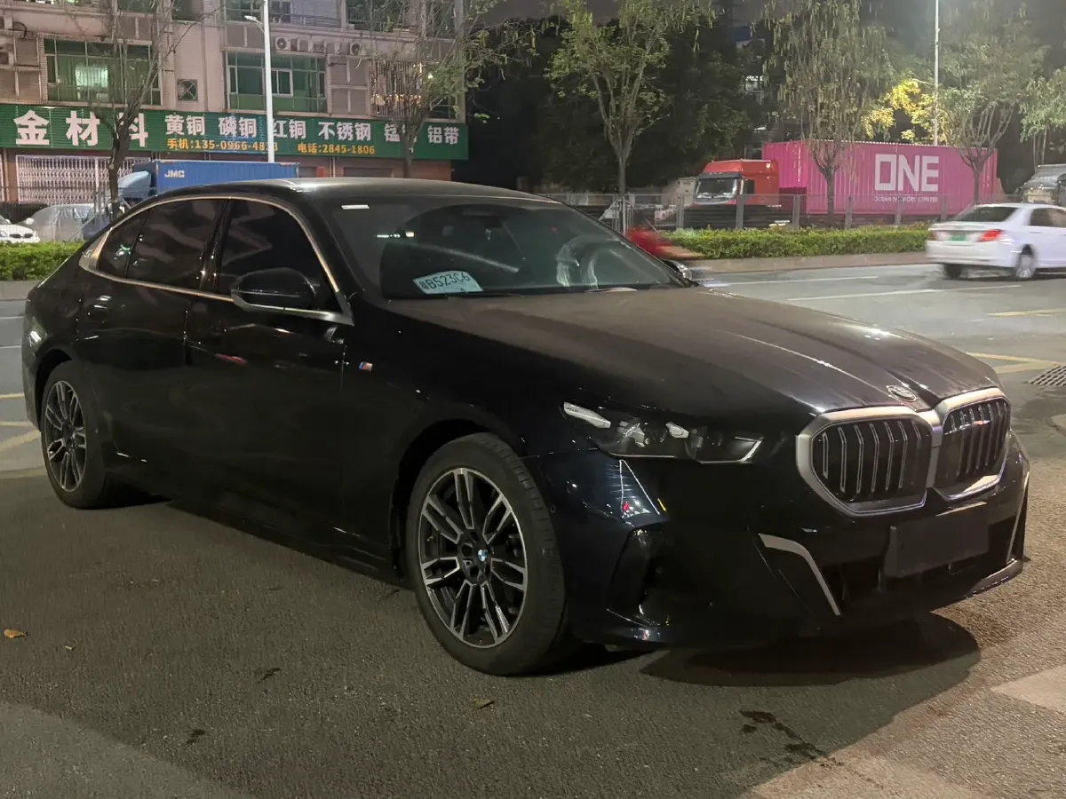 2025 BMW 5 Series 2.0T 190HP L4 8AT,autocango,china used car exporter,china ev exporter,chinese used car exporter,chinese used ev exporter