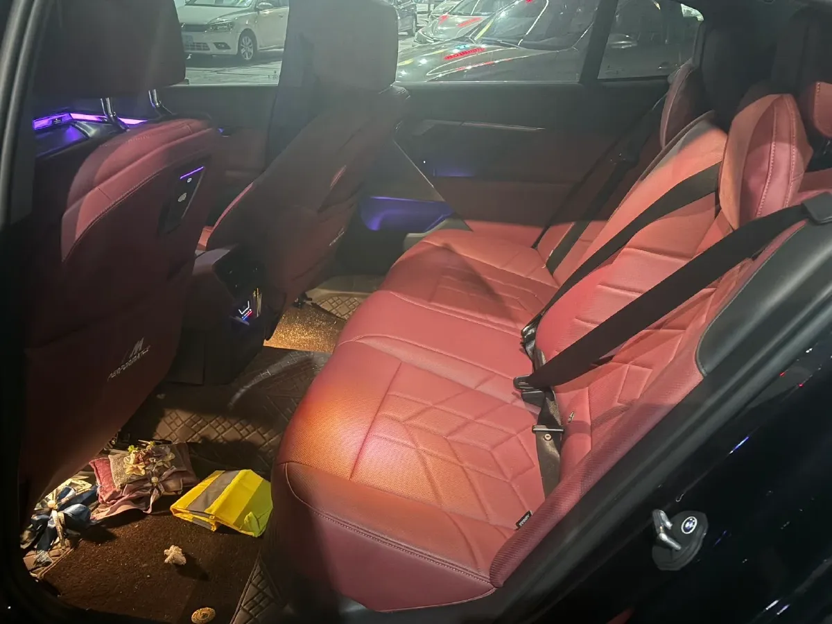 2025 BMW 5 Series 2.0T 190HP L4 8AT,autocango,china used car exporter,china ev exporter,chinese used car exporter,chinese used ev exporter