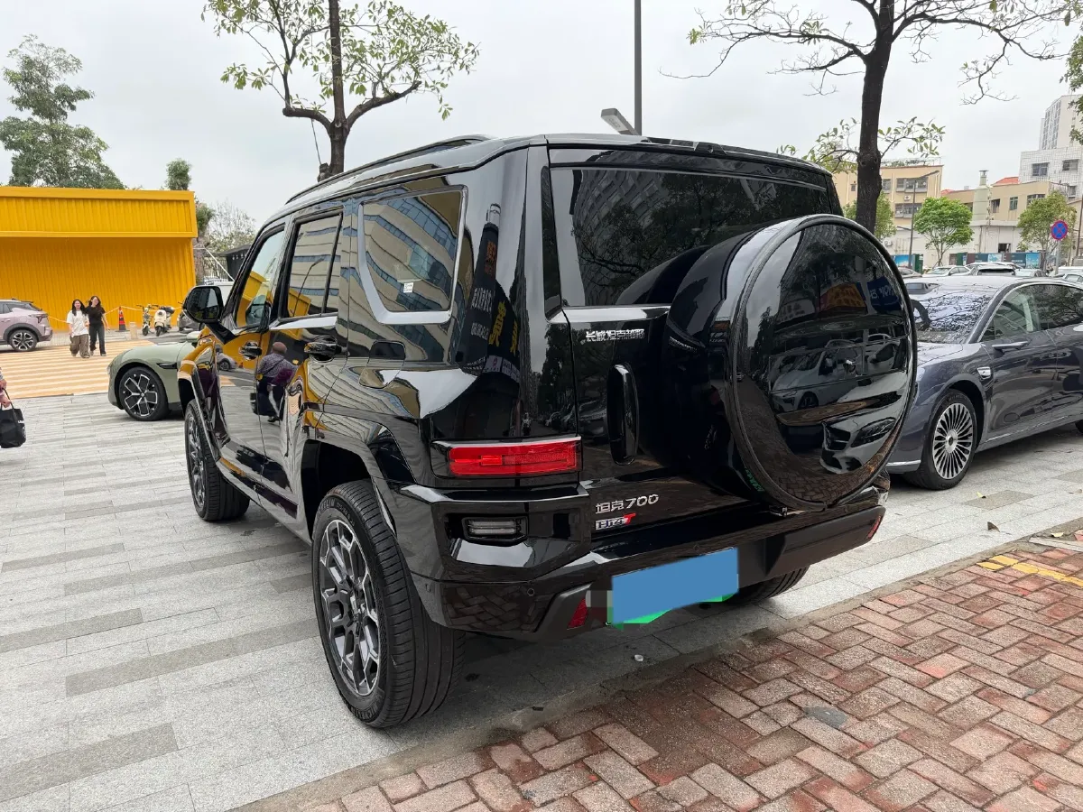 2024 Tank 700 3.0T 360HP V6 9AT PHEV 37.1KWH,autocango,china used car exporter,china ev exporter,chinese used car exporter,chinese used ev exporter
