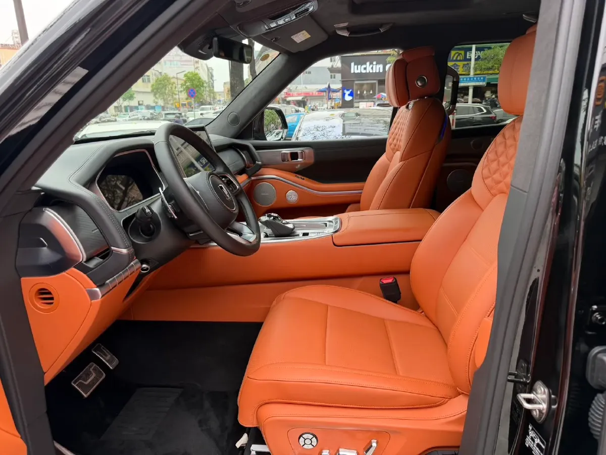 2024 Tank 700 3.0T 360HP V6 9AT PHEV 37.1KWH,autocango,china used car exporter,china ev exporter,chinese used car exporter,chinese used ev exporter