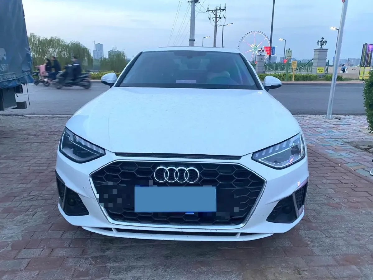 2022 Audi A4L 2.0T 190HP L4 7DCT,autocango,china used car exporter,china ev exporter,chinese used car exporter,chinese used ev exporter