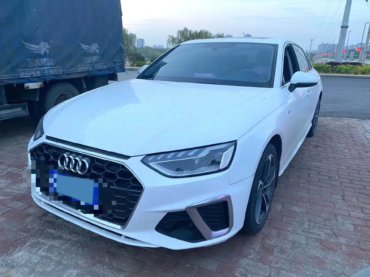 2022 Audi A4L 2.0T 190HP L4 7DCT,autocango,china used car exporter,china ev exporter,chinese used car exporter,chinese used ev exporter