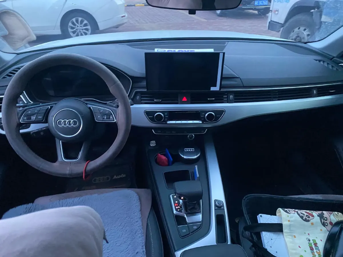 2022 Audi A4L 2.0T 190HP L4 7DCT,autocango,china used car exporter,china ev exporter,chinese used car exporter,chinese used ev exporter