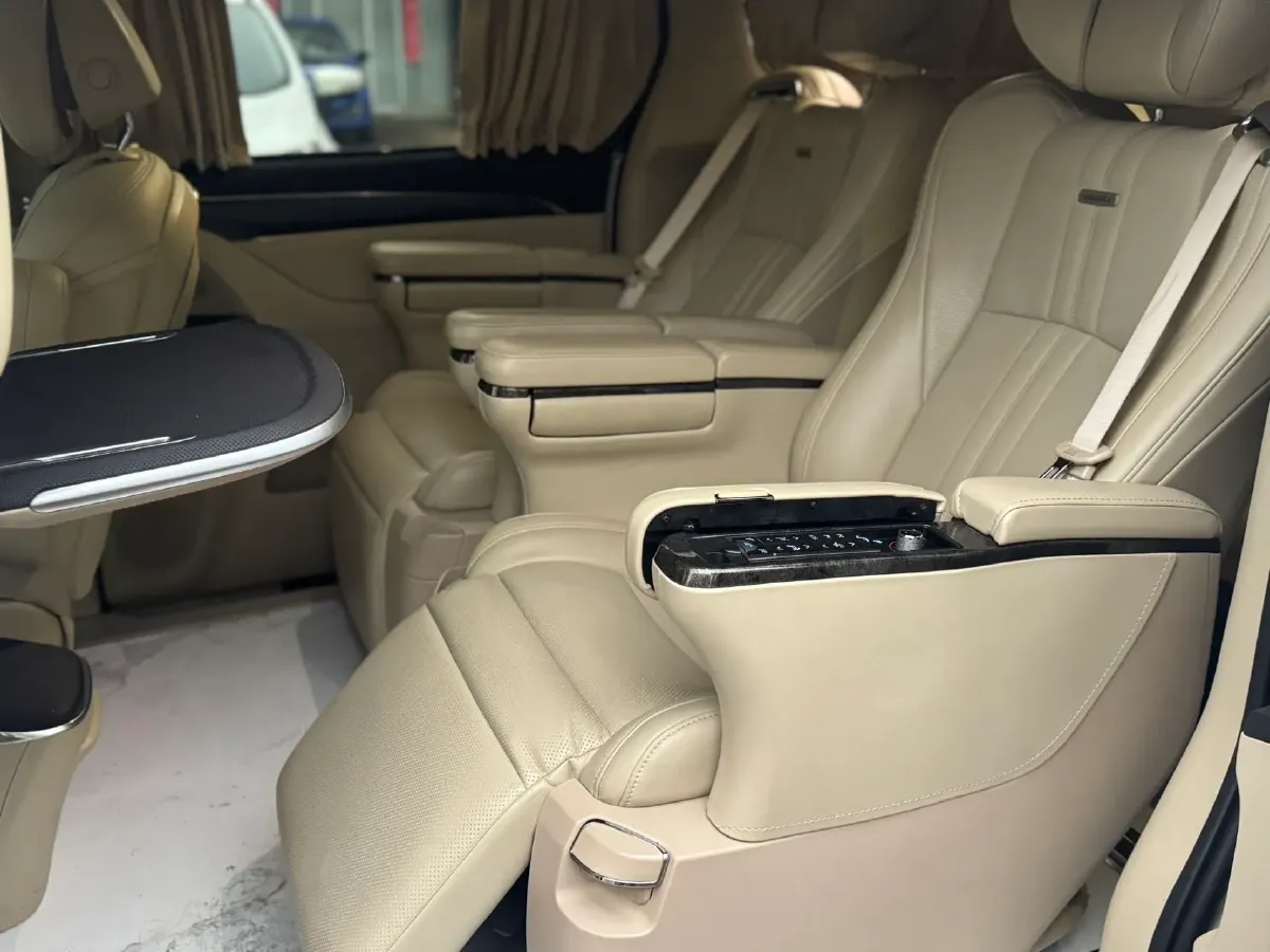 2023 Buick GL8 2.0T 237HP L4 9AT,autocango,china used car exporter,china ev exporter,chinese used car exporter,chinese used ev exporter