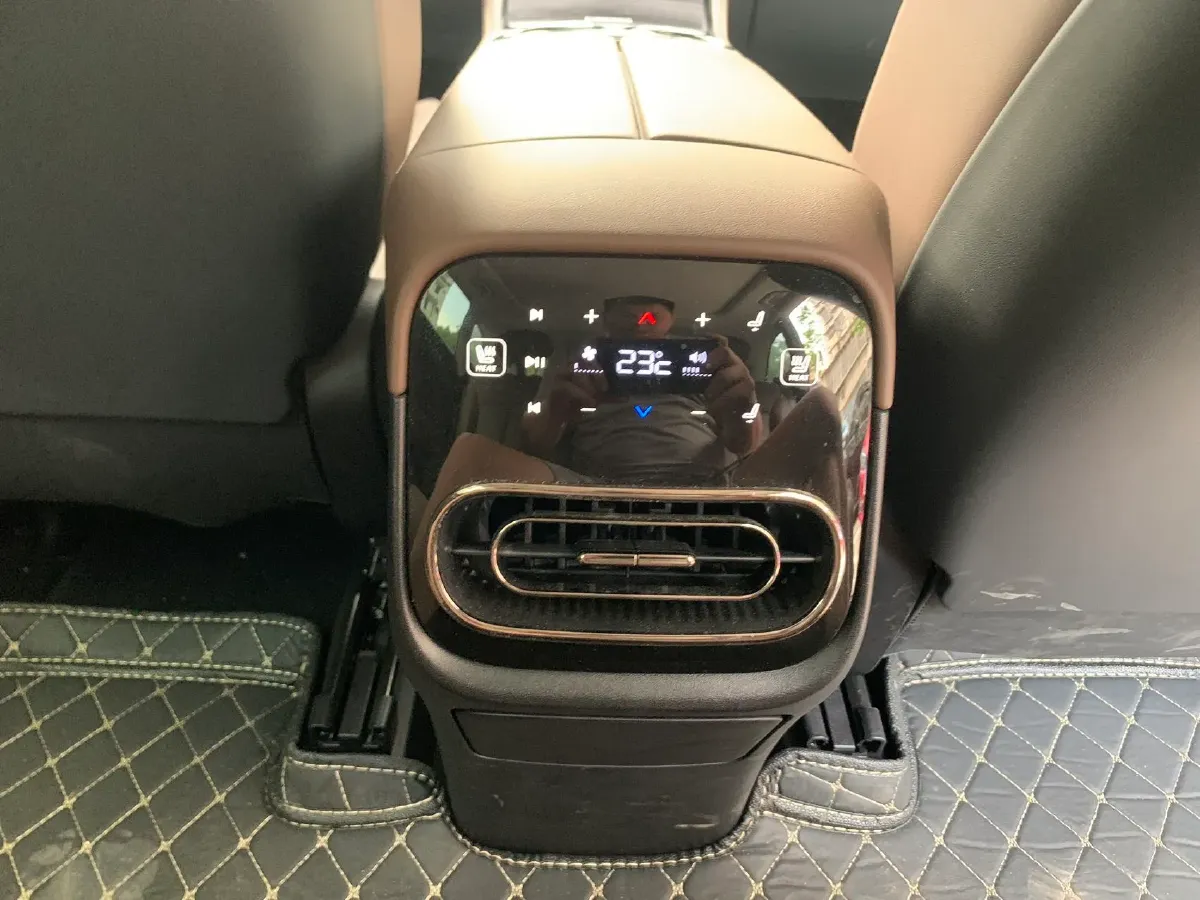 2023 Leapmotor C11 1.2T 131HP L3 REEV 43.74KWH,autocango,china used car exporter,china ev exporter,chinese used car exporter,chinese used ev exporter