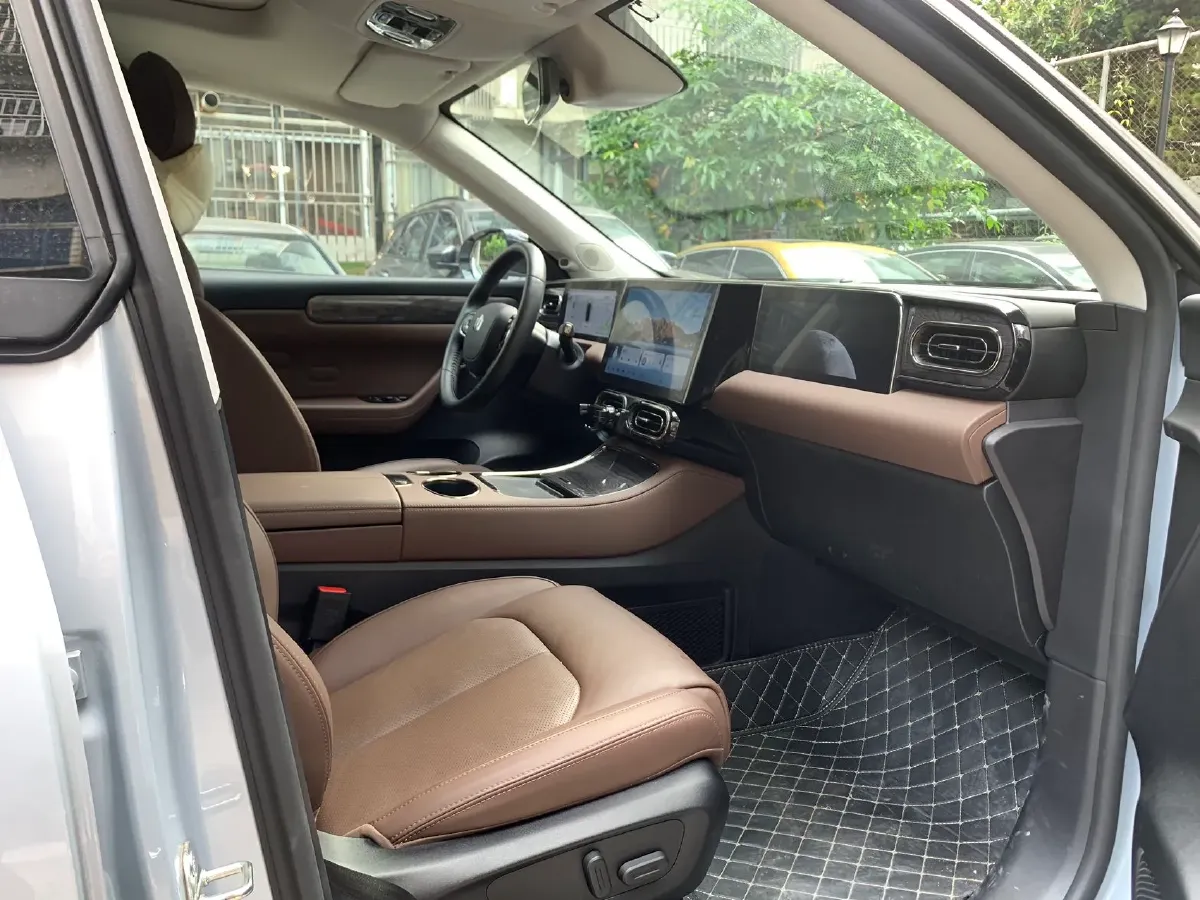 2023 Leapmotor C11 1.2T 131HP L3 REEV 43.74KWH,autocango,china used car exporter,china ev exporter,chinese used car exporter,chinese used ev exporter