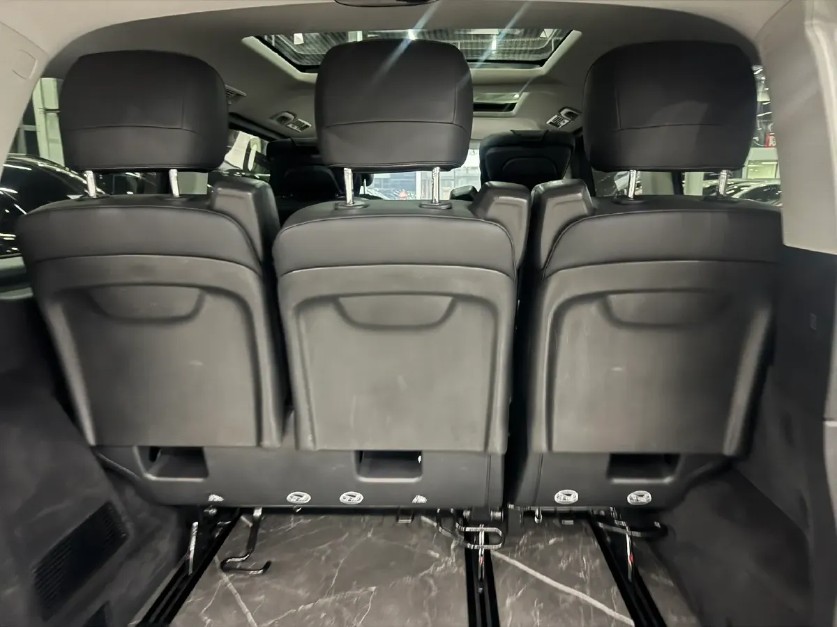 2021 Mercedes-Benz V Class 2.0T 211HP L4 9AT,autocango,china used car exporter,china ev exporter,chinese used car exporter,chinese used ev exporter