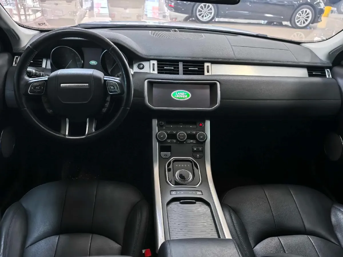 2018 Land Rover Range Rover Evoque 2.0T 241HP L4 9AT,autocango,china used car exporter,china ev exporter,chinese used car exporter,chinese used ev exporter