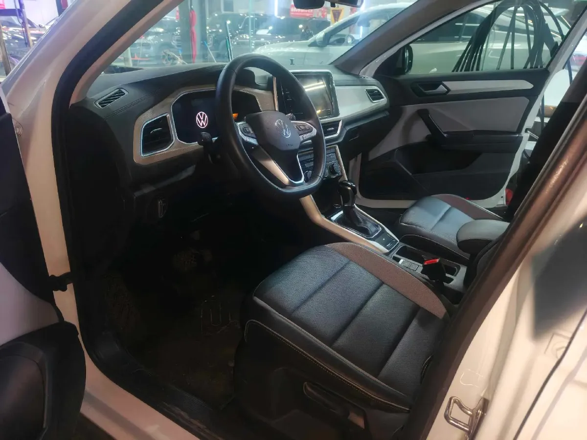 2023 Volkswagen T-Roc 1.4T 150HP L4 7DCT,autocango,china used car exporter,china ev exporter,chinese used car exporter,chinese used ev exporter