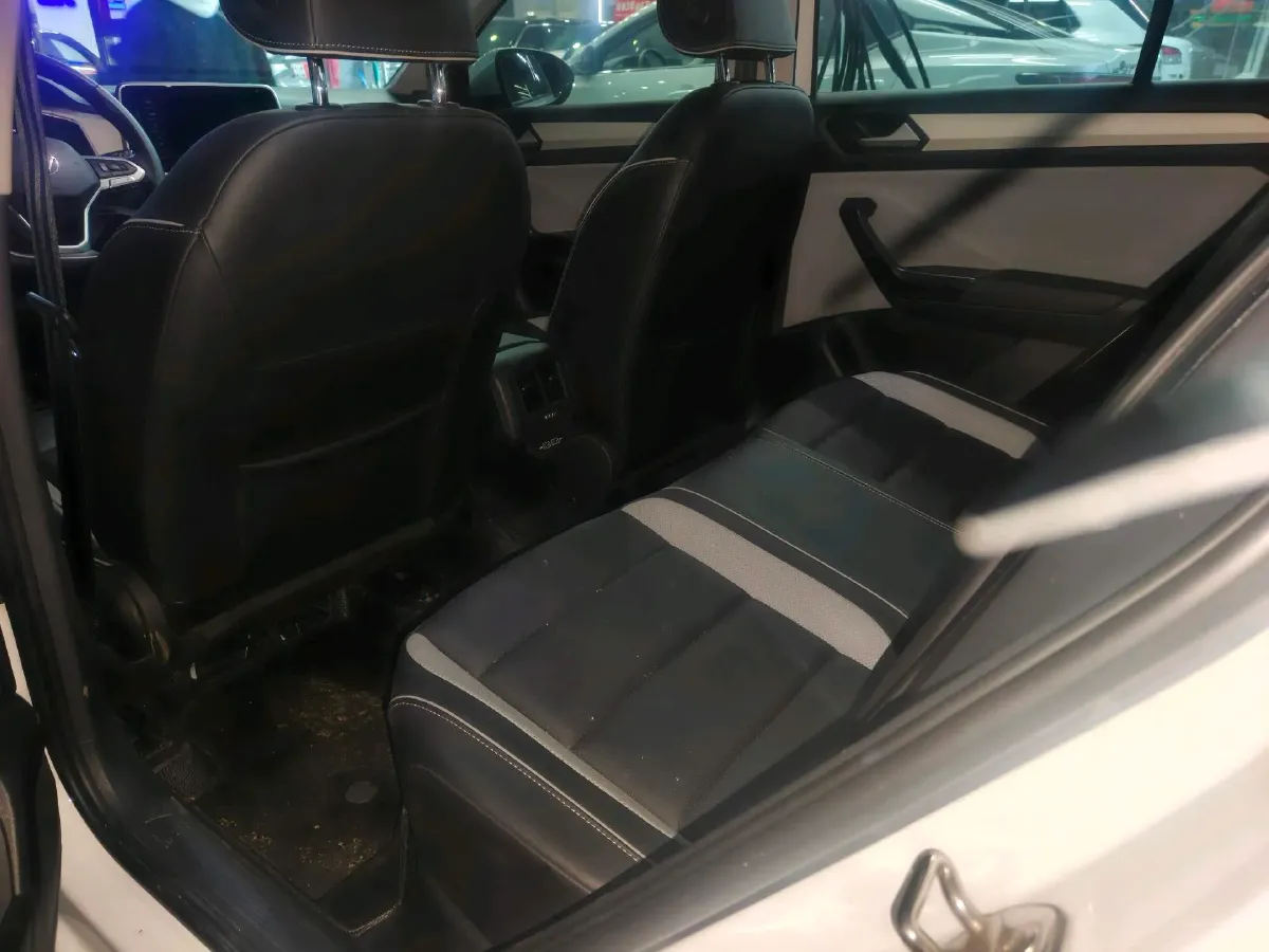 2023 Volkswagen T-Roc 1.4T 150HP L4 7DCT,autocango,china used car exporter,china ev exporter,chinese used car exporter,chinese used ev exporter