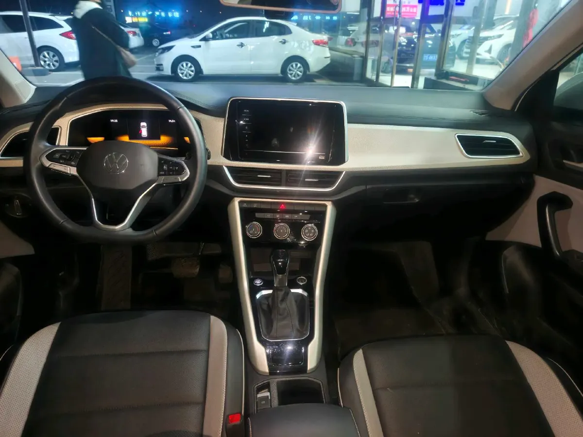 2023 Volkswagen T-Roc 1.4T 150HP L4 7DCT,autocango,china used car exporter,china ev exporter,chinese used car exporter,chinese used ev exporter