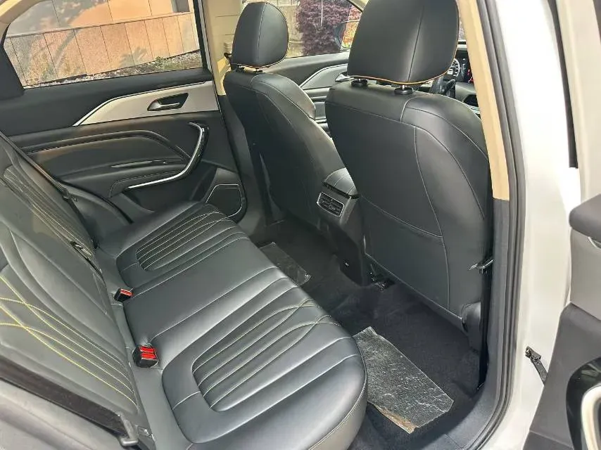 2023 Bestune T77 1.5T 169HP L4 7DCT,autocango,china used car exporter,china ev exporter,chinese used car exporter,chinese used ev exporter