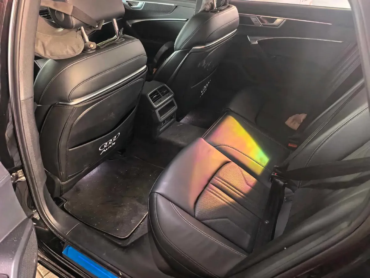 2025 Audi A6L 2.0T 190HP L4 7DCT,autocango,china used car exporter,china ev exporter,chinese used car exporter,chinese used ev exporter