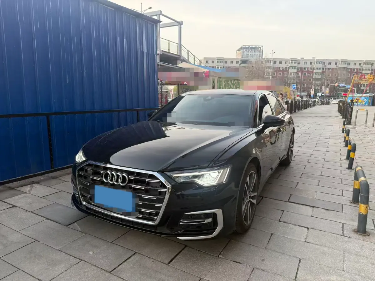 2025 Audi A6L 2.0T 190HP L4 7DCT,autocango,china used car exporter,china ev exporter,chinese used car exporter,chinese used ev exporter