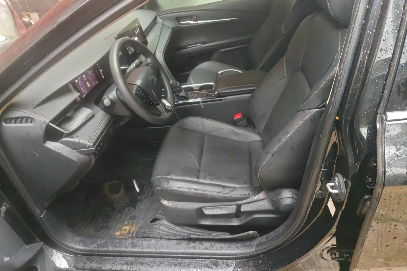 2024 Toyota Camry 2.0L 173HP L4 CVT,autocango,china used car exporter,china ev exporter,chinese used car exporter,chinese used ev exporter