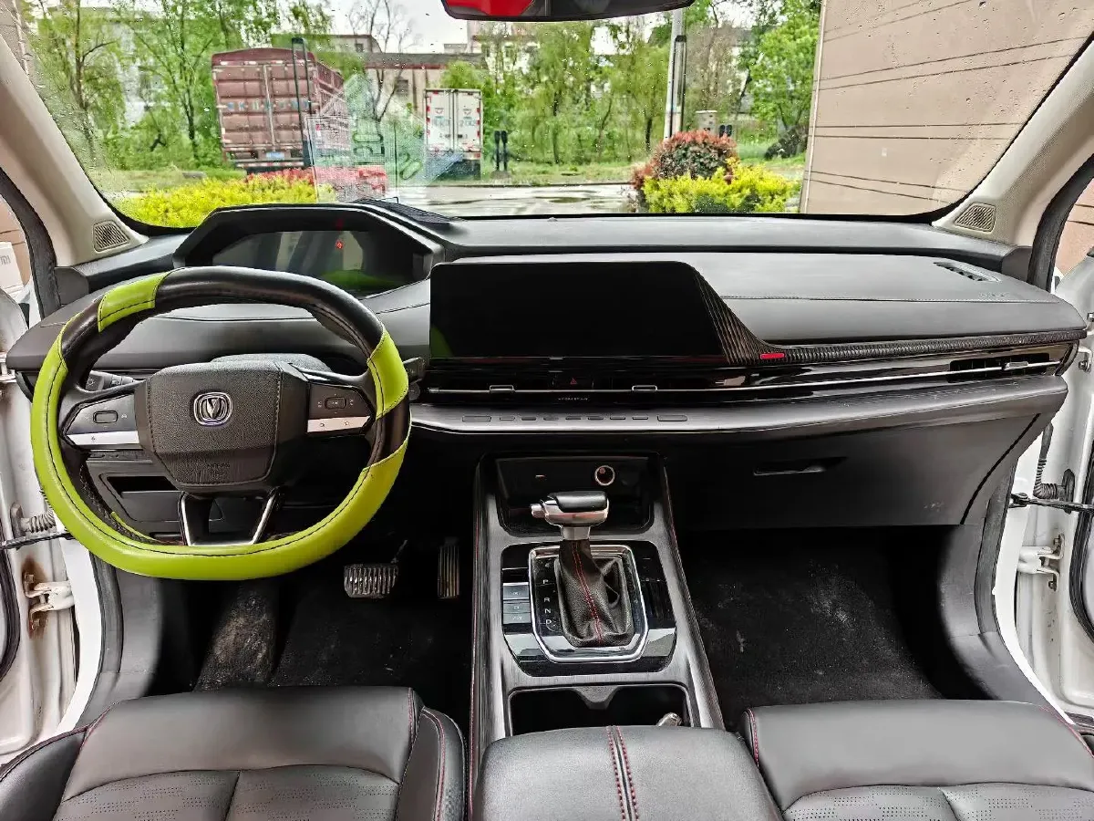 2022 ChangAn Oshan X7 Plus 1.5T 188HP L4 7DCT,autocango,china used car exporter,china ev exporter,chinese used car exporter,chinese used ev exporter