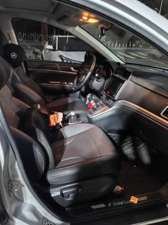 2019 Haval M6 1.5T 150HP L4 6MT,autocango,china used car exporter,china ev exporter,chinese used car exporter,chinese used ev exporter