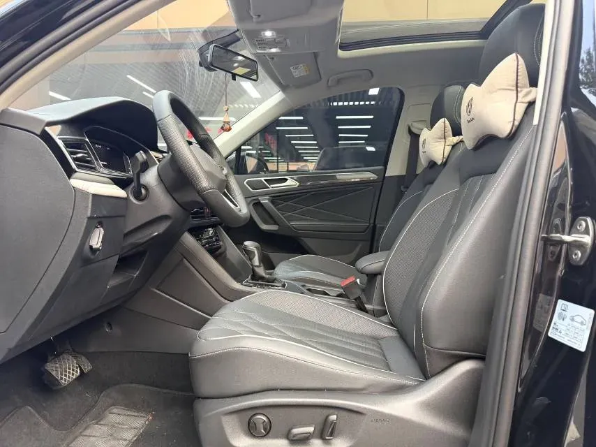 2023 Volkswagen Tiguan L 1.5T 160HP L4 7DCT,autocango,china used car exporter,china ev exporter,chinese used car exporter,chinese used ev exporter