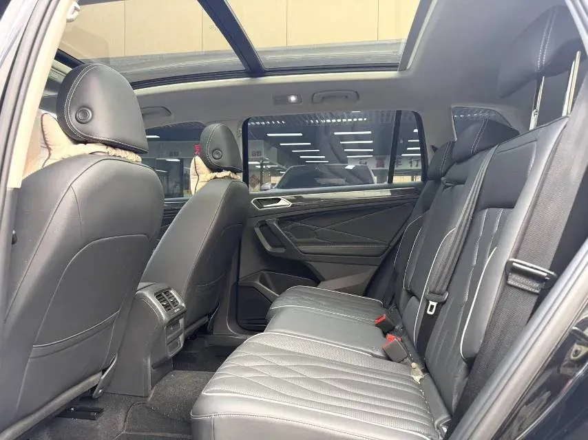 2023 Volkswagen Tiguan L 1.5T 160HP L4 7DCT,autocango,china used car exporter,china ev exporter,chinese used car exporter,chinese used ev exporter