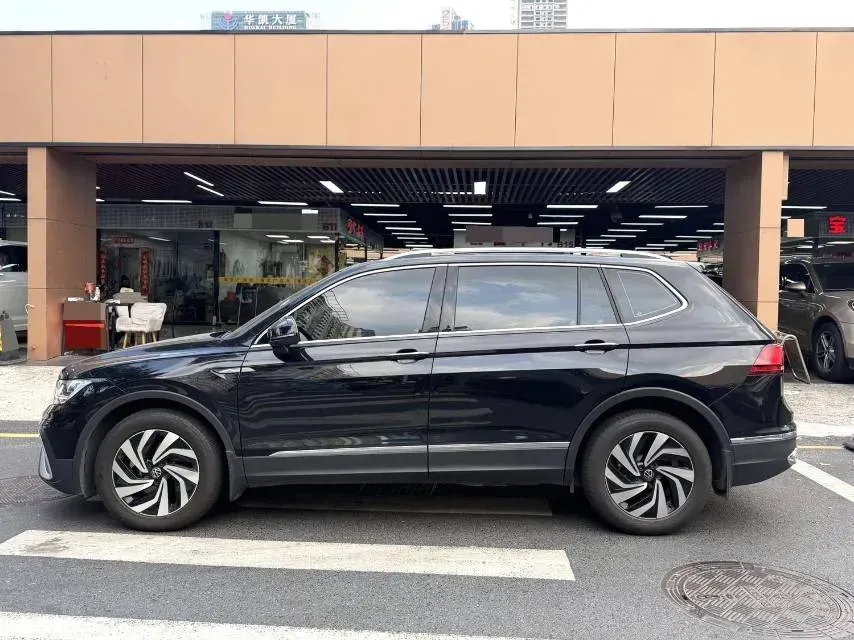 2023 Volkswagen Tiguan L 1.5T 160HP L4 7DCT,autocango,china used car exporter,china ev exporter,chinese used car exporter,chinese used ev exporter