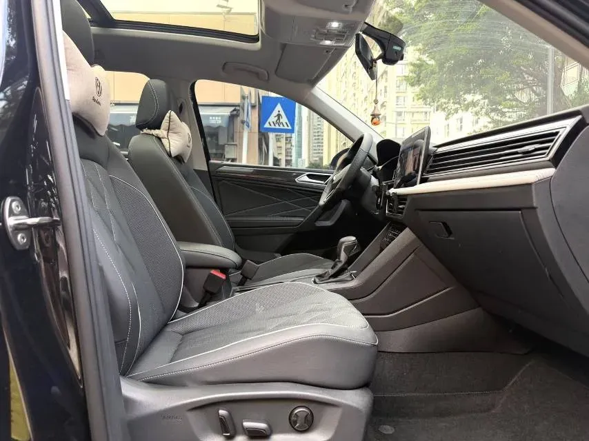 2023 Volkswagen Tiguan L 1.5T 160HP L4 7DCT,autocango,china used car exporter,china ev exporter,chinese used car exporter,chinese used ev exporter