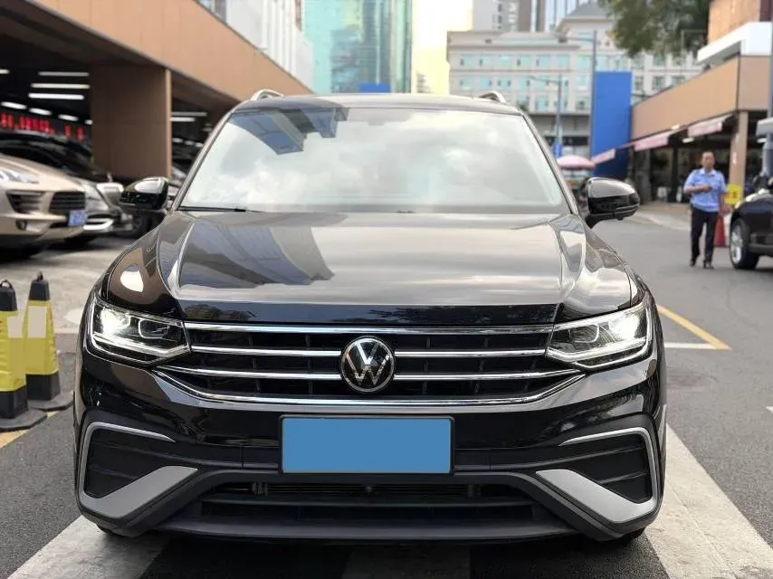 2023 Volkswagen Tiguan L 1.5T 160HP L4 7DCT,autocango,china used car exporter,china ev exporter,chinese used car exporter,chinese used ev exporter